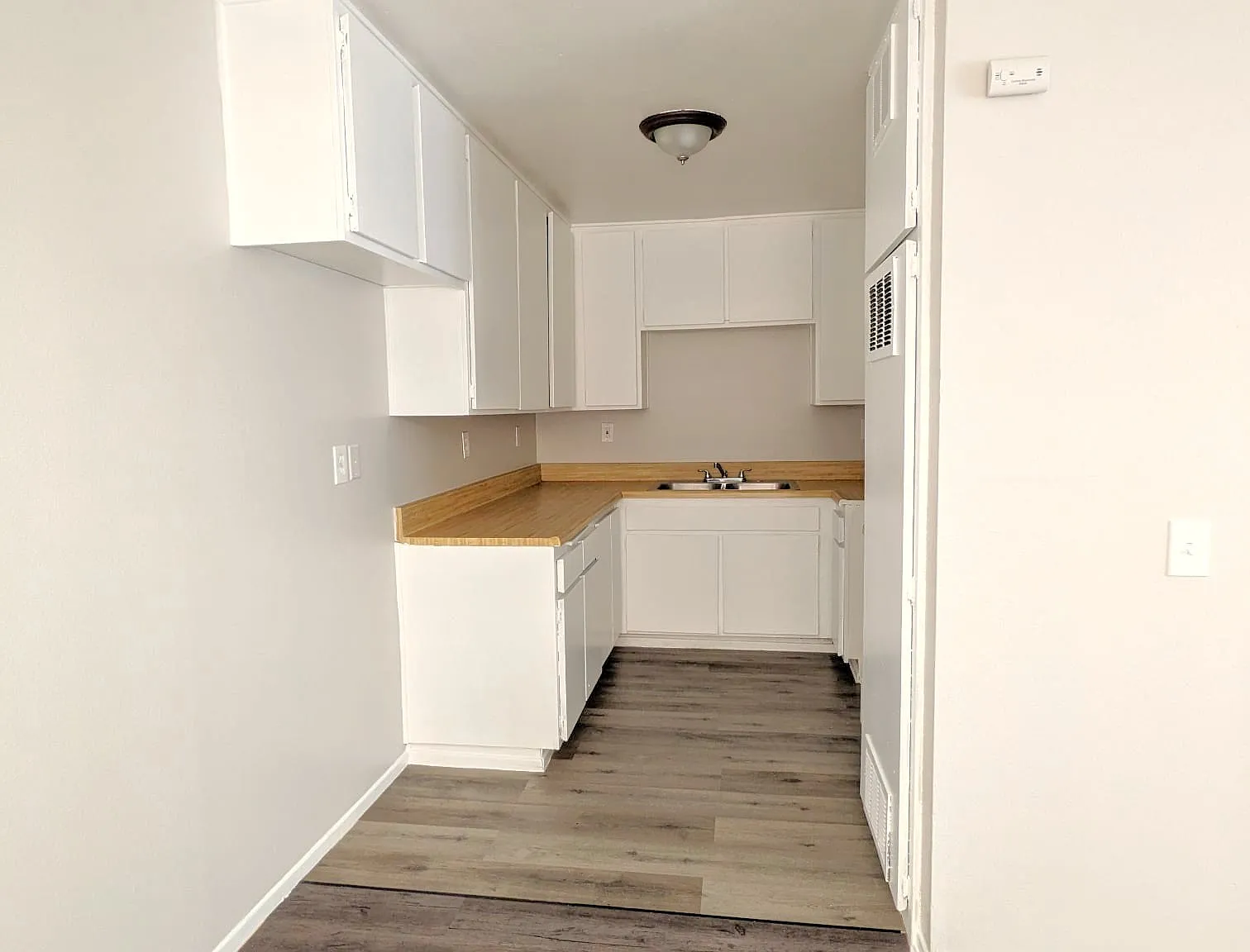 1 bed, 576 sqft, $1,200 — Photo 3