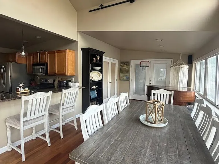 36 Cobbetts Pond Rd — Photo 17