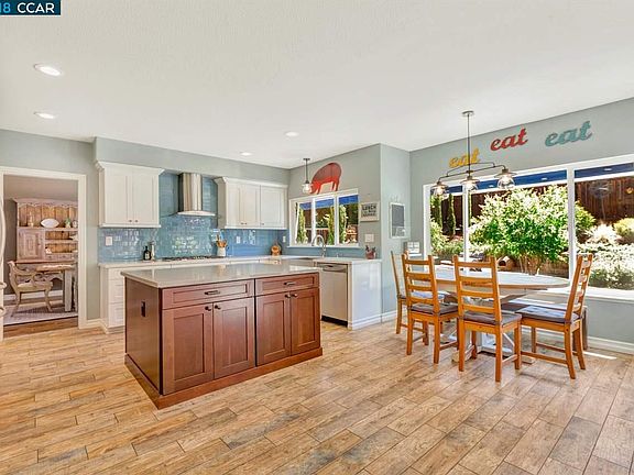 5th image of 104 Parkhaven Dr