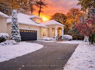 1205 Clarkson Rd N #8, Mississauga, ON L5J2W1