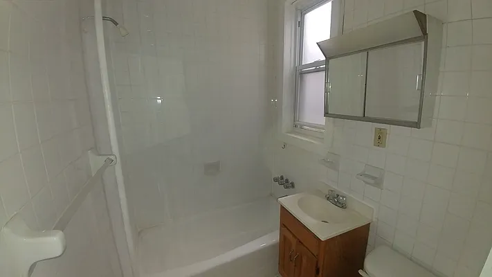 Rented by Halvatzis Realty | media 25