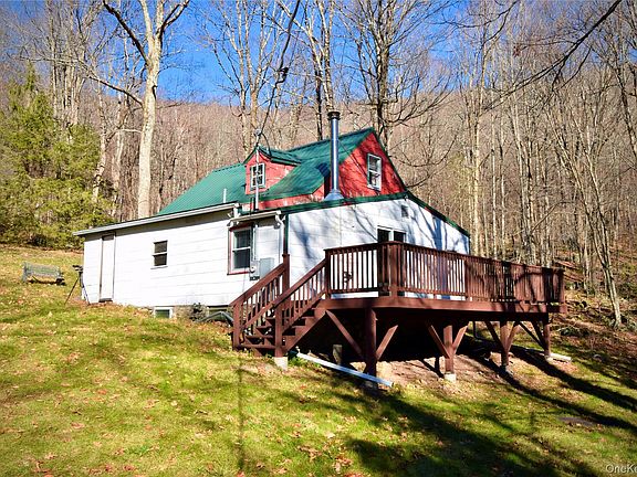 4th image of 339 Mountain Lake Road