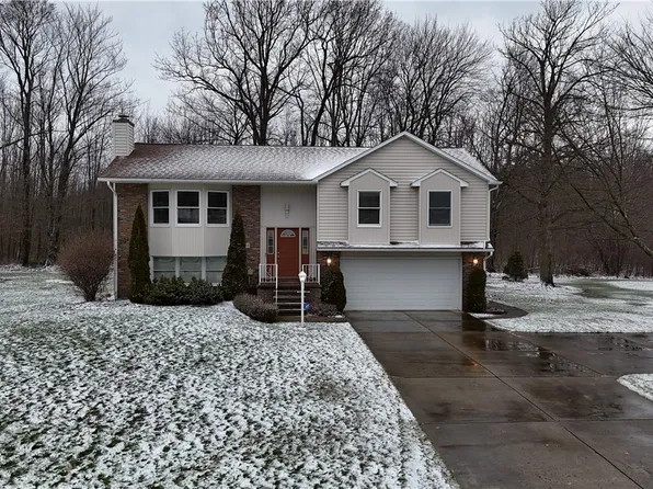 21204 Serenity Dr, Meadville, PA 16335