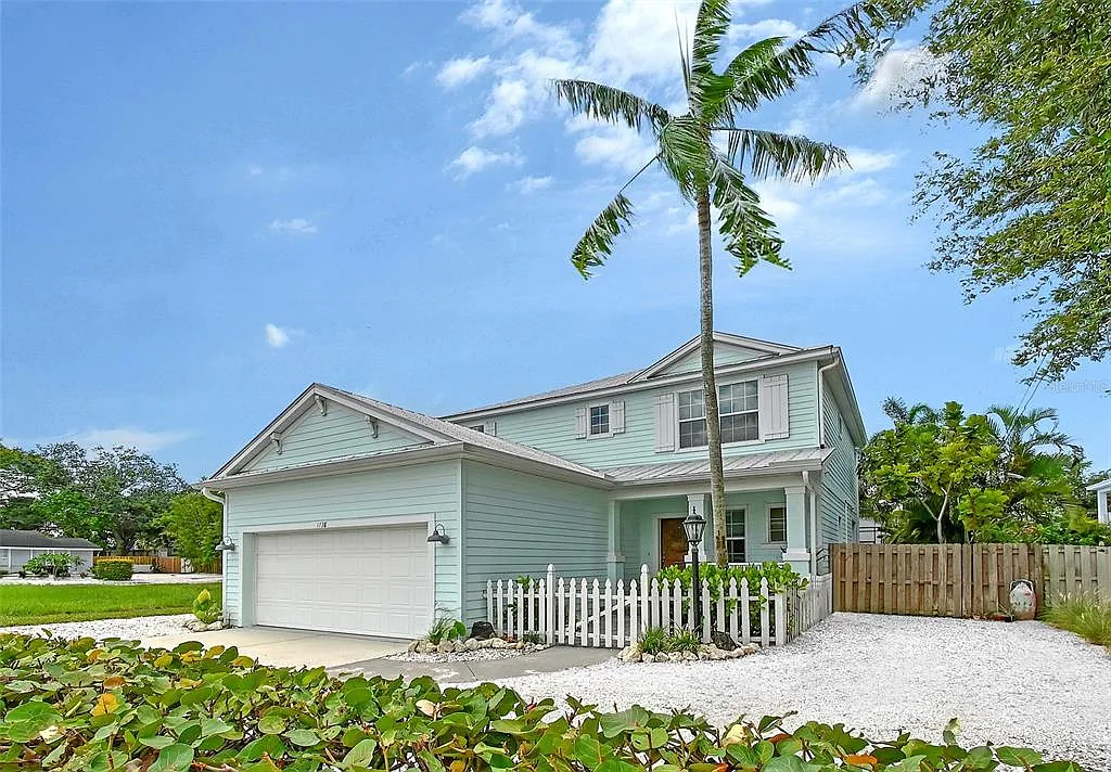 Building Photo - 1738 Siesta Dr