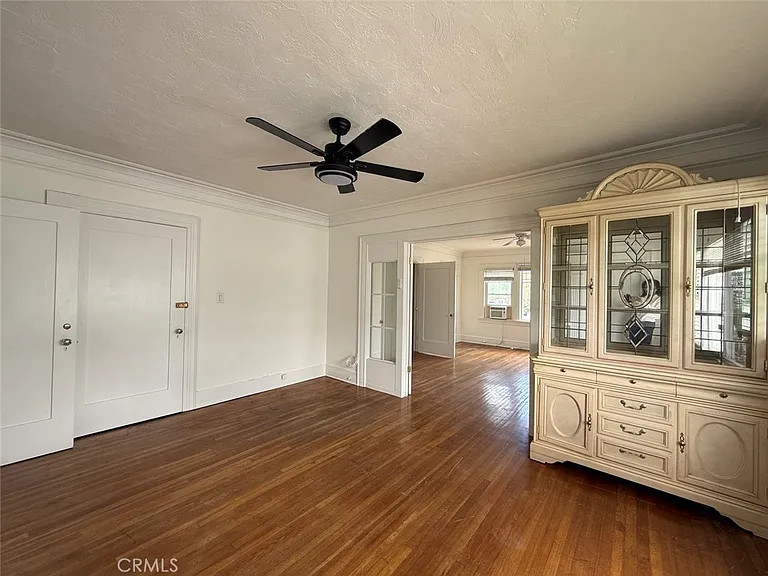 1308 1/2 S Van Ness Ave — Photo 14