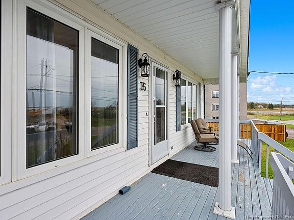 2nd image of 35 Inglis St