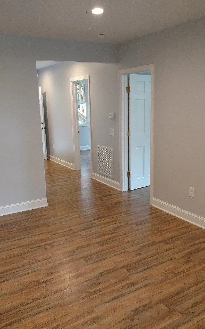 2 bed, 900 sqft, $1,700 — Photo 2