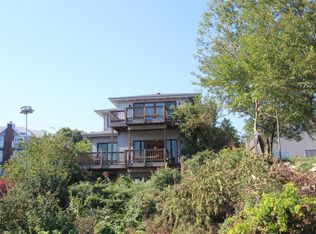 2020 E Iron St, Milwaukee, WI 53207