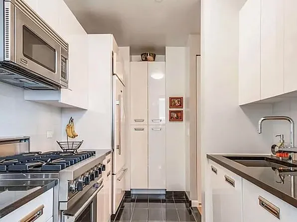 4630 Center Blvd APT 203, Long Island City, NY 11109