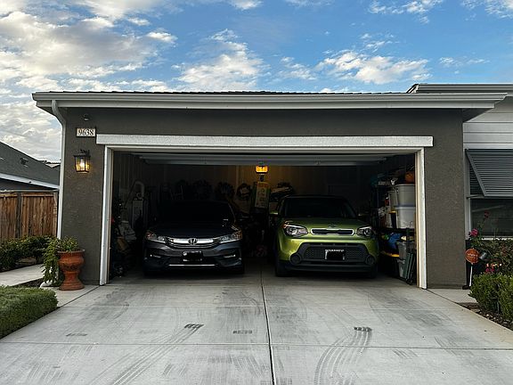 3rd image of 9638 Silver Falls Ln
