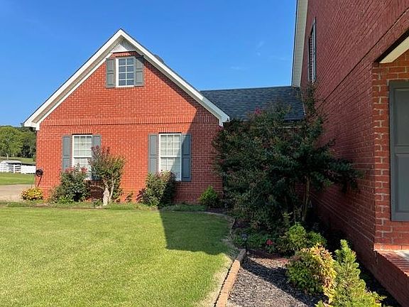 3rd image of 7703 Lakewood Dr
