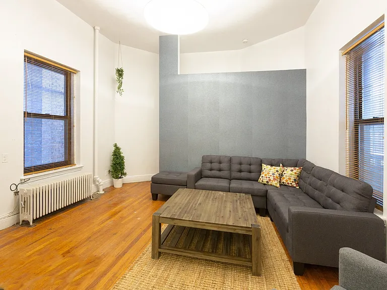 75 2nd Ave #1A — Photo 3