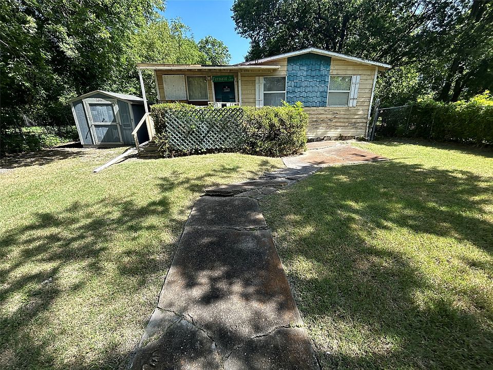 1st image of 107 Kerens St