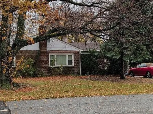 135 Landers Ln, New Castle, DE 19720