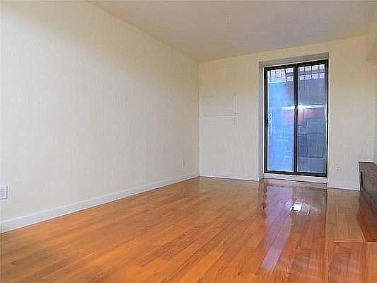 2nd image of 7 E 32nd St #Glg