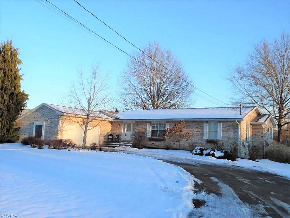 1st image of 204 Pebble Dr