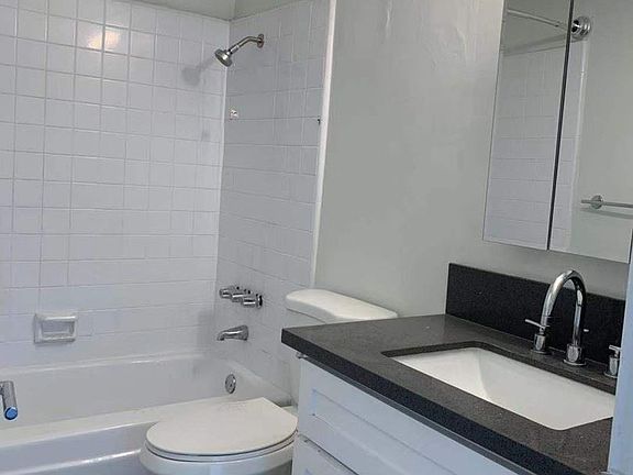 5th image of 14521 Clark St APT 08