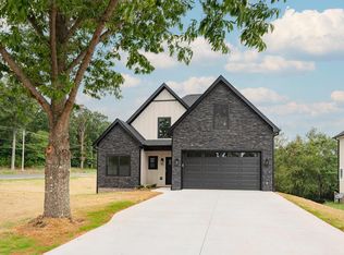 1022 Farmington Dr, Forest, VA 24551
