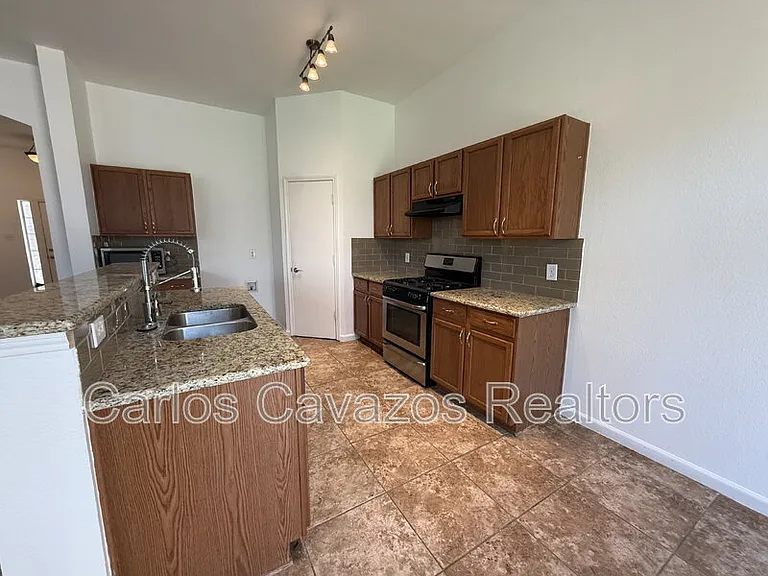12462 Ridgetop Cir — Photo 12