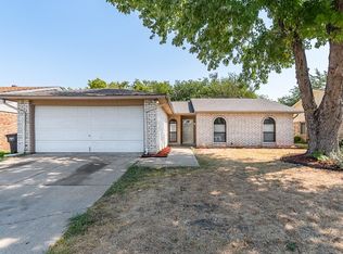 4012 Seven Gables St, Fort Worth, TX 76133