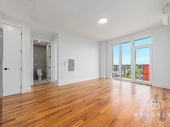 3rd image of 2667 Fulton St #2K