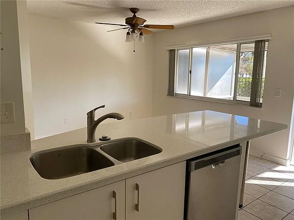 5th image of 805 NW 208th Cir #0
