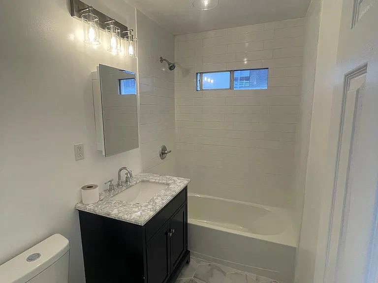 1605 W 206th St #1 — Photo 9