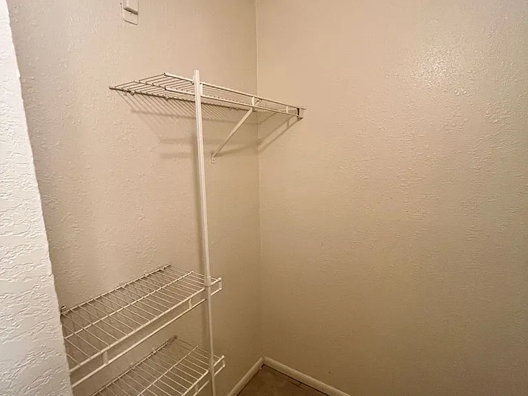 3052 N Alvernon Way — Photo 7