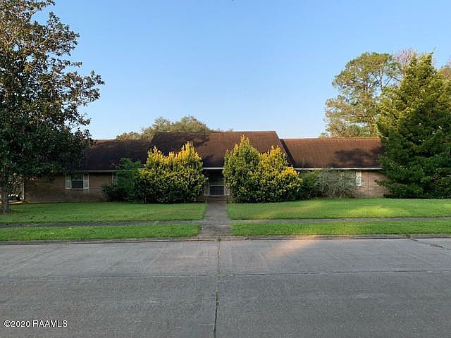 1st image of 116 Oakwood Dr