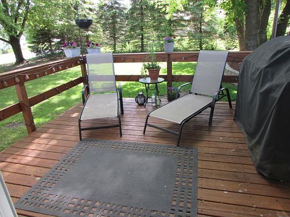5th image of 1425 Carriage Hills Dr S