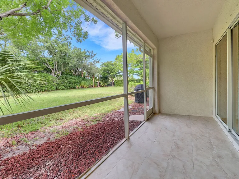 8189 Pacific Beach Dr — Photo 22