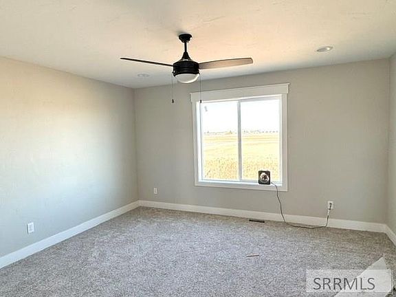 4th image of 3867 E Walnut Way