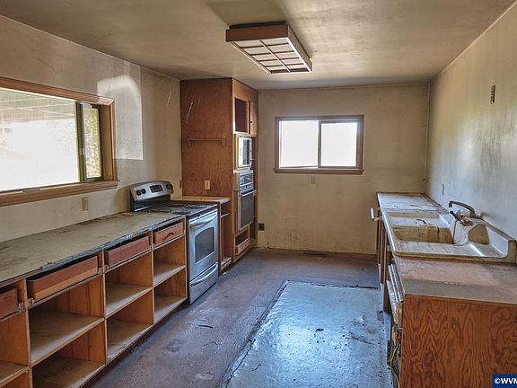 5th image of 12023 NE Carl Rd