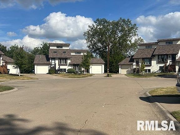 3rd image of 4203 Laurel Ct