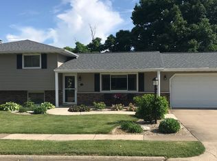 642 Taylor St, Morton, IL 61550