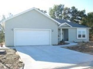 124 Lake Ridge Dr, Mason, MI 48854