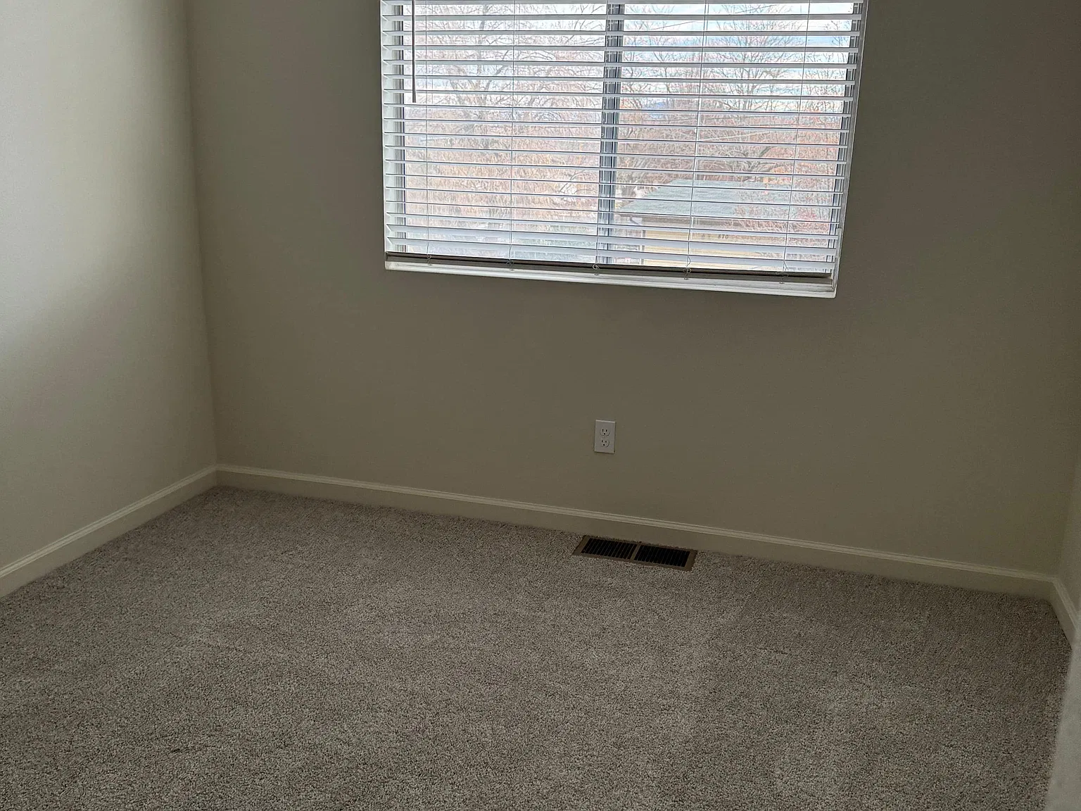 2 bed, 2.5 bath, 1472 sqft, $1,700 — Photo 2