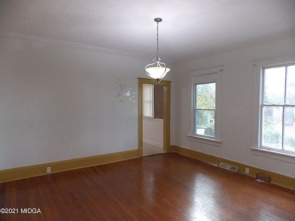 5th image of 1340 Courtland Ave