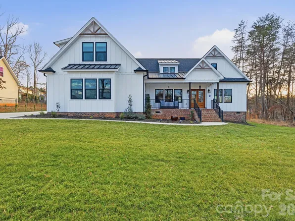 3207 Frazier Dr, Claremont, NC 28610