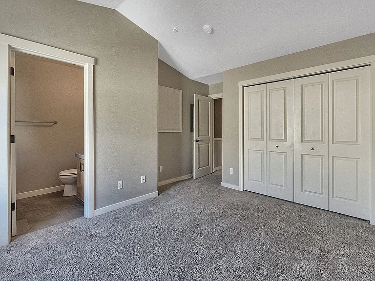 780 NE Adwick Dr — Photo 26
