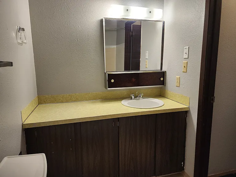 200 E 2nd St #220 — Photo 7