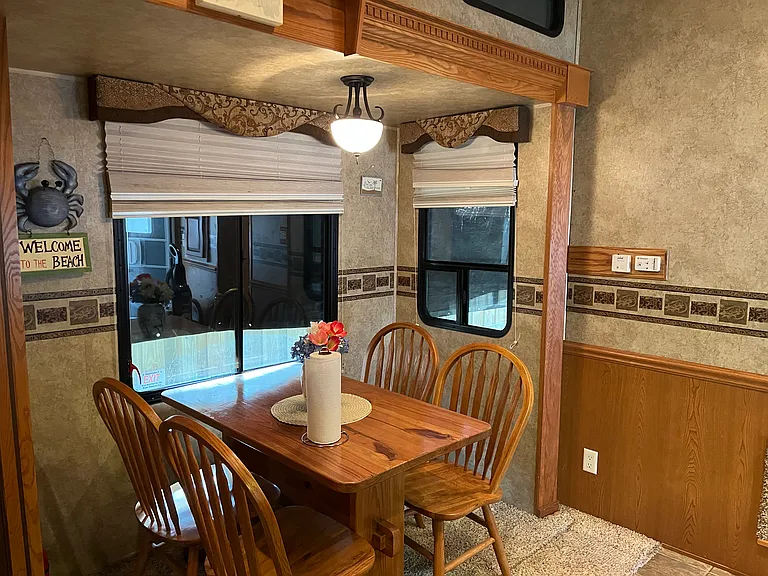 111 Kenwood Ave — Photo 13