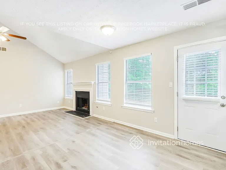2118 Sugar Creek Close — Photo 2