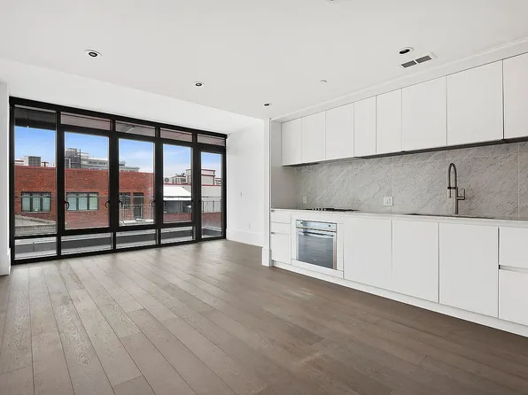 429 Kent Ave #830, Brooklyn, NY 11249