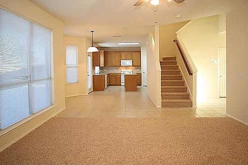 4th image of 4029 Double Oak Dr