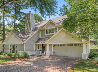 2 Cedar Gate Cir, Sugar Grove, IL 60554