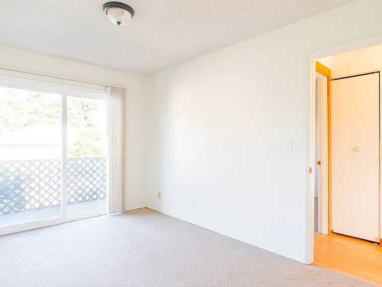SE Francis St — Photo 10