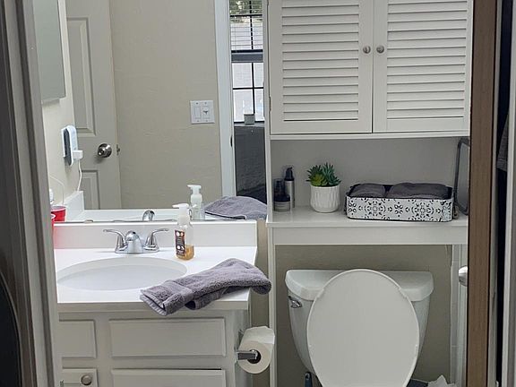4th image of 4901 E Kelton Ln Unit 1055