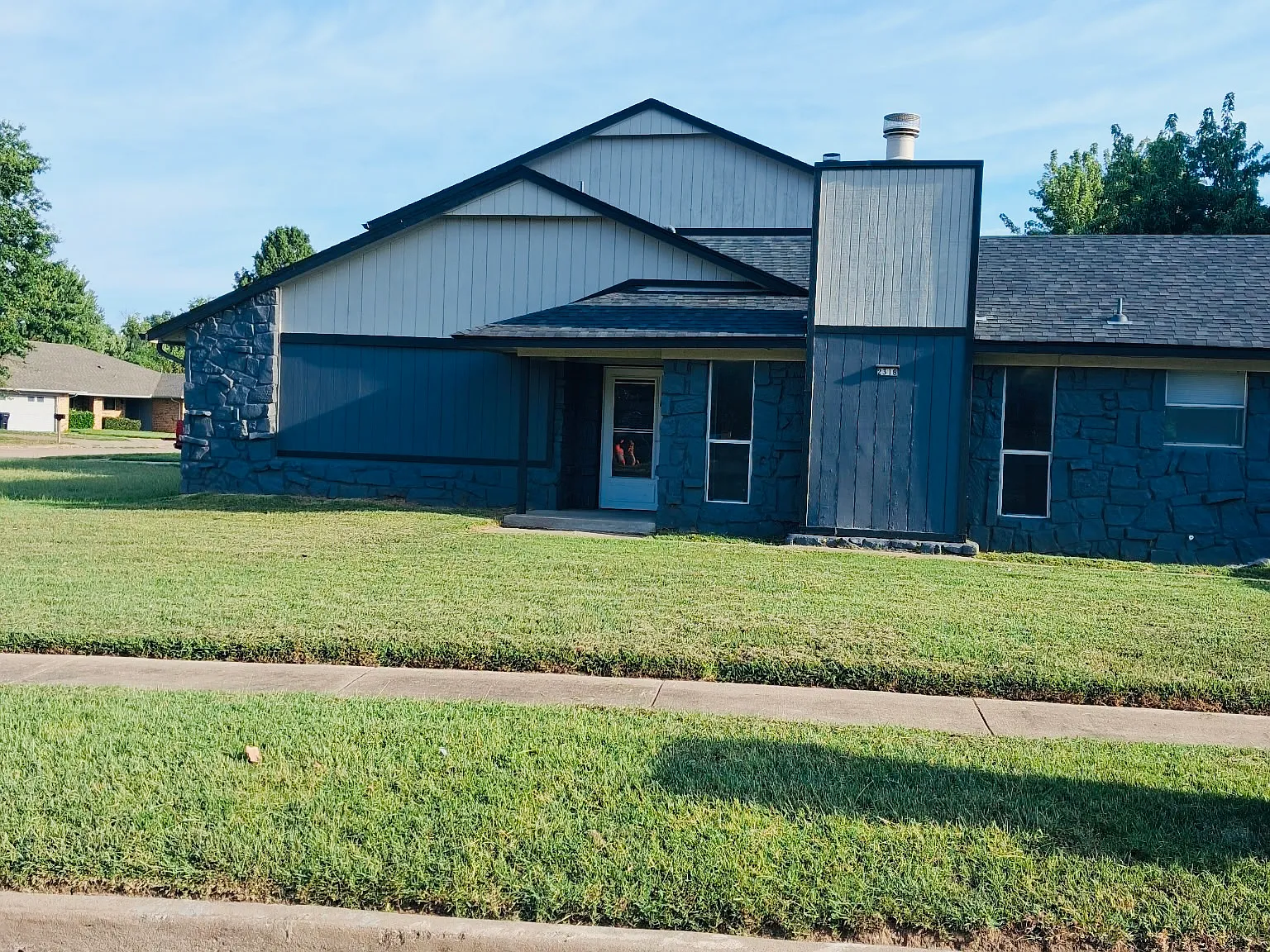 2 bed, 1200 sqft, $1,600 — Photo 1