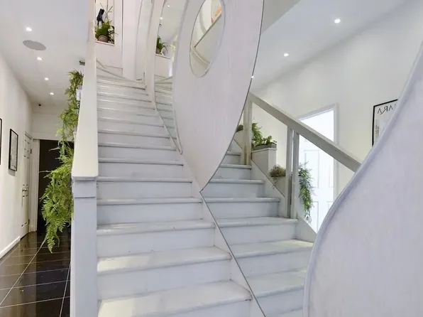 418 East 59th Street image 11 of 20